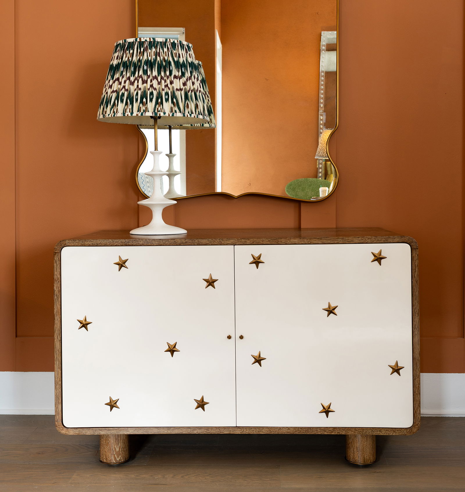 Mariner Cabinet 5541.DOL.RAL9010 01