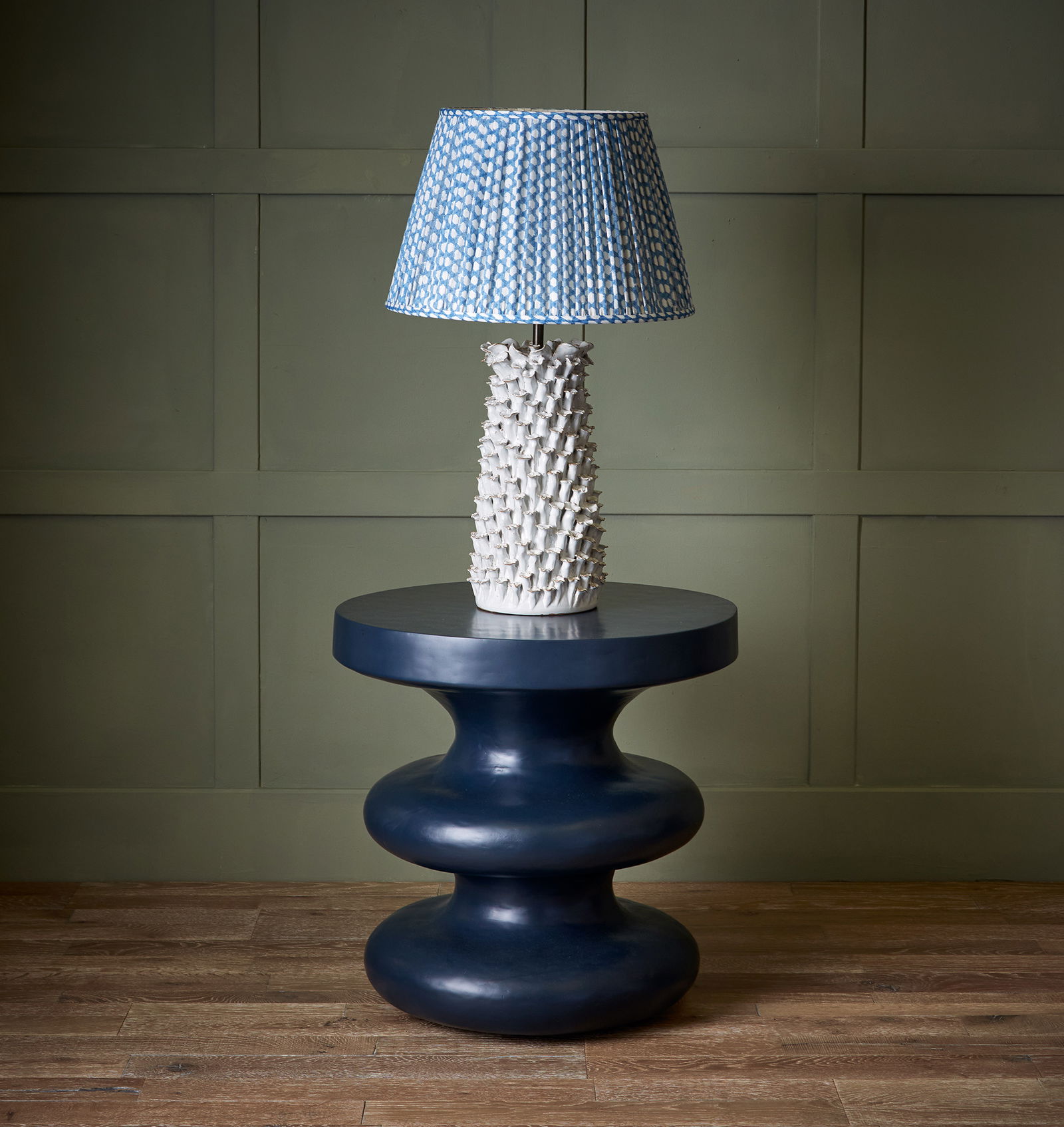 Violet Table Lamp Small White 103322 01