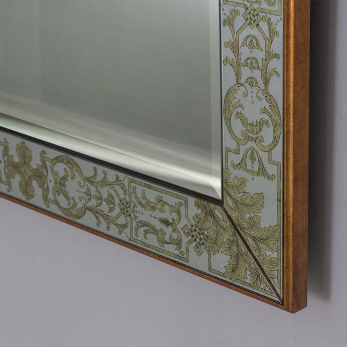 JCD US 431 Queen Anne Mirror Rect 39x49 4 692x692