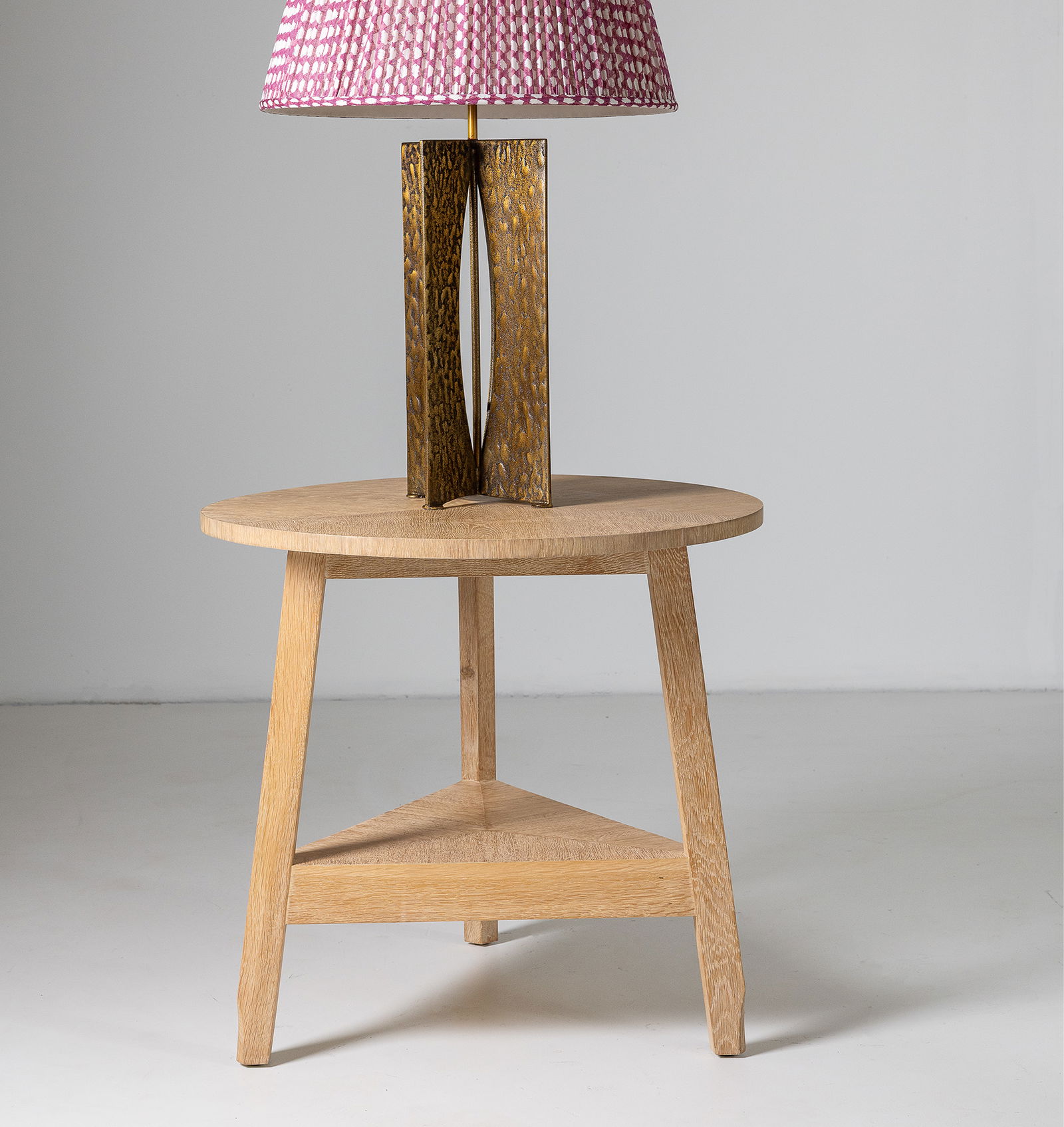 Cricket Table 4929.BOW.000 03 WEB